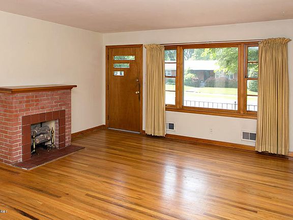 3rd image of 3743 Stanton Blvd