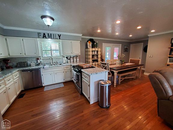 4th image of 811 Sugar Cree Ln