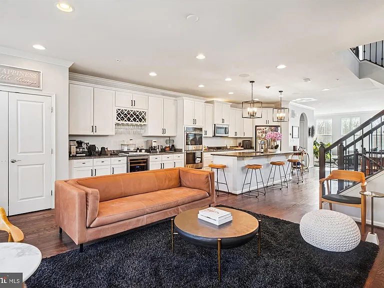 6947 Country Club Ter — Photo 18