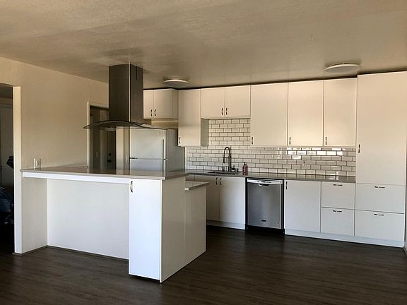 4th image of 1458 Hudson St APT 201