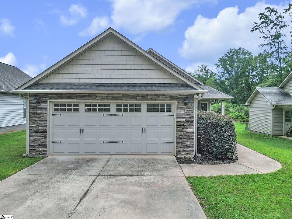 1st image of 206 Mabry St