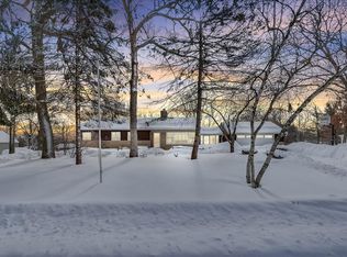 11933 W Oakwood Dr, Franklin, WI 53132