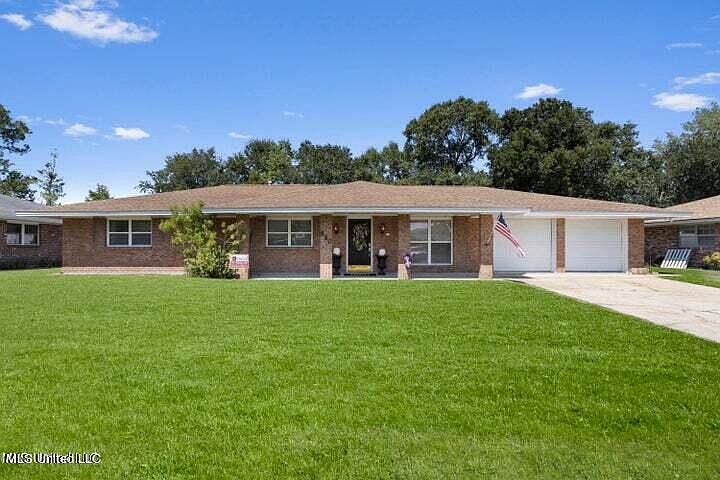 1st image of 550 Mockingbird Dr