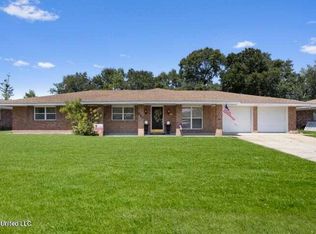 550 Mockingbird Dr, Long Beach, MS 39560