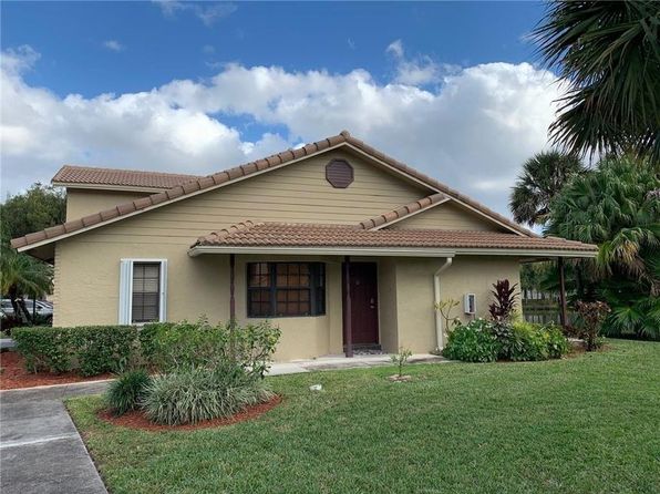 9030 Vineyard Lake Dr