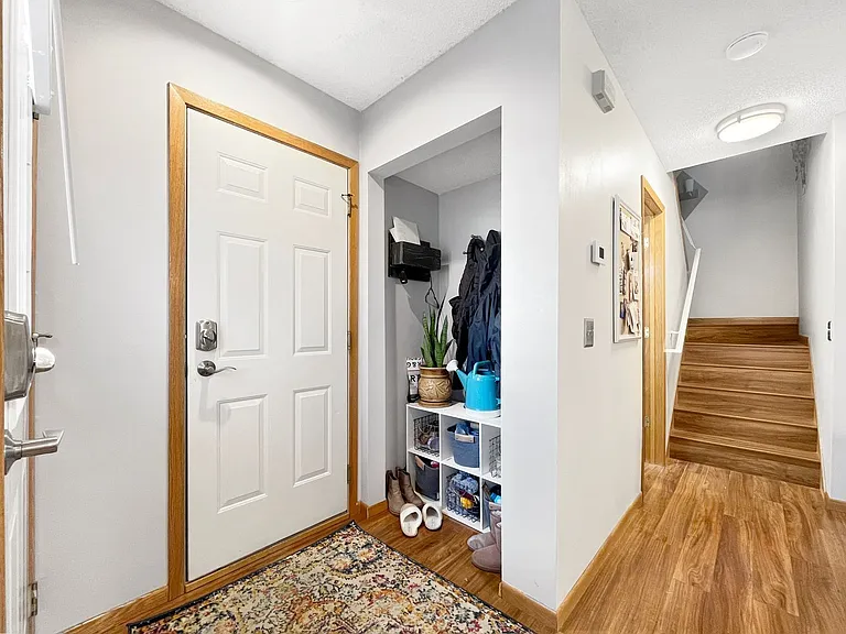 2040 Shenandoah Ct #G — Photo 2