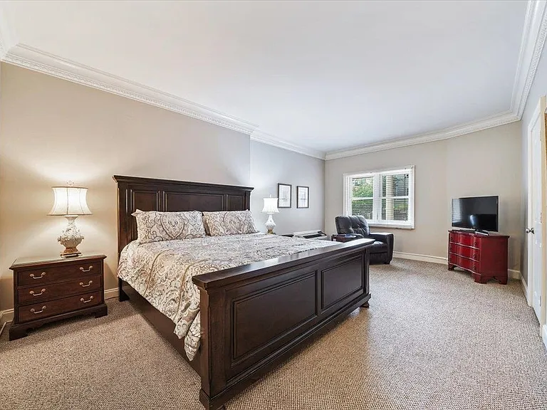 5400 Park Ave #303 — Photo 9