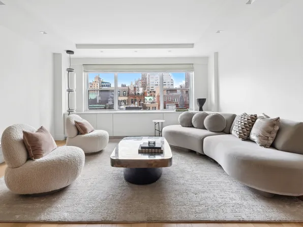 650 Park Avenue image 1 of 8