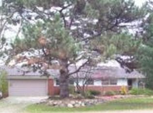 1521 Avon Cir E, Rochester Hills, MI 48309