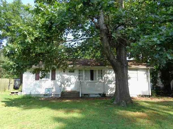 2nd image of 17949 Cypress Dr