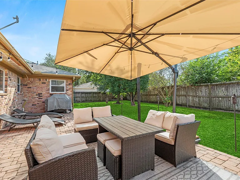 6031 McKnight St — Photo 32
