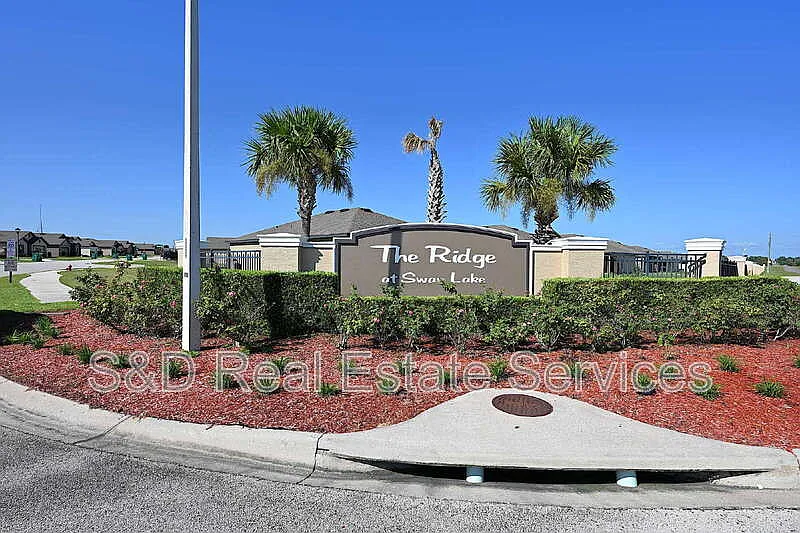 5 bed, 3.0 bath, 1975 sqft, $2,100 — Photo 4