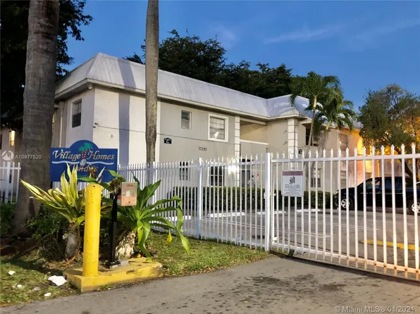 17255 SW 95th Ave APT 349, Palmetto Bay, FL 33157