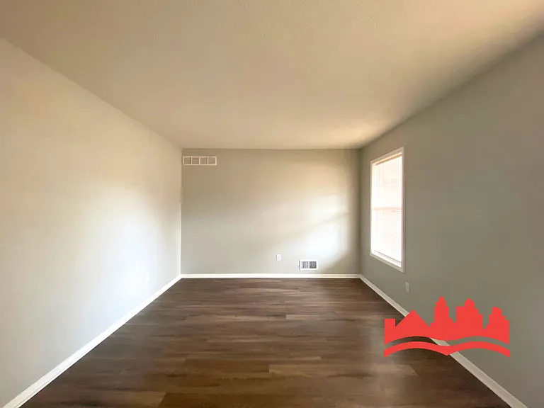 4449 Deerland St — Photo 3