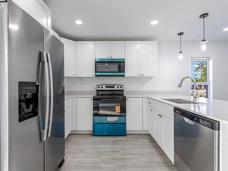 3018 SE Iris St — Photo 6