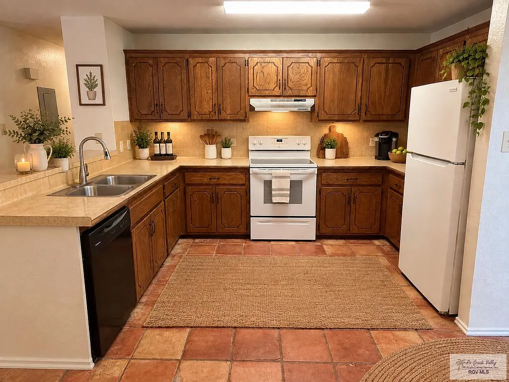 3 bed, 2.0 bath, 1300 sqft, $995 — Photo 3