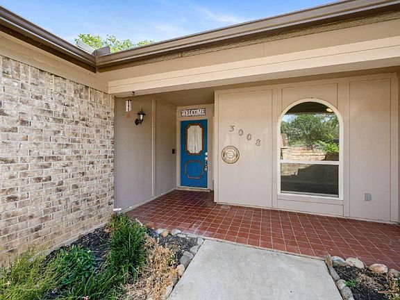 3rd image of 3008 Bluebonnet Ln