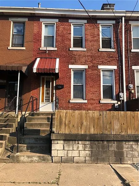 5728 Butler St photo 1