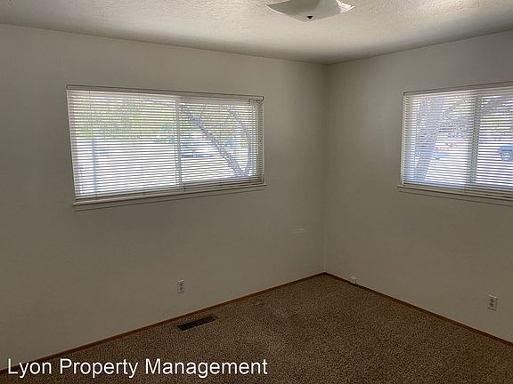 4th image of 702 Villanova Dr #702
