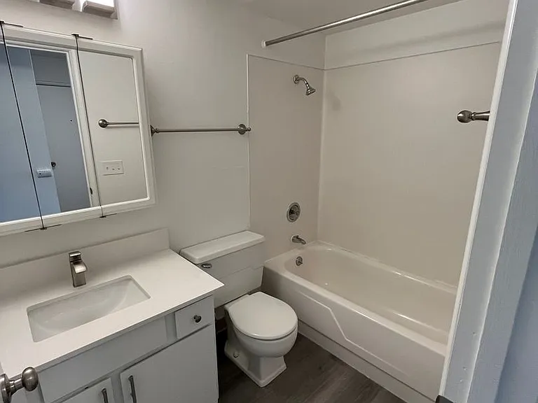 Vuemont - Renovated Modern Apartments - Renton — Photo 3