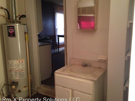 4th image of 1004 S Smelter St