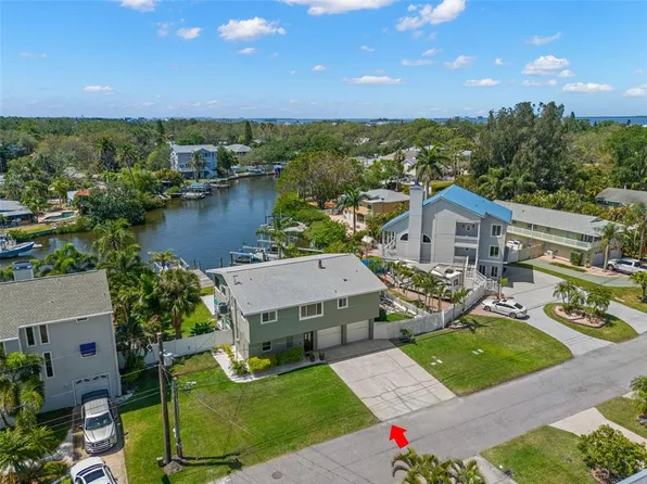 261 Kentucky Ave, Crystal Beach, FL 34681