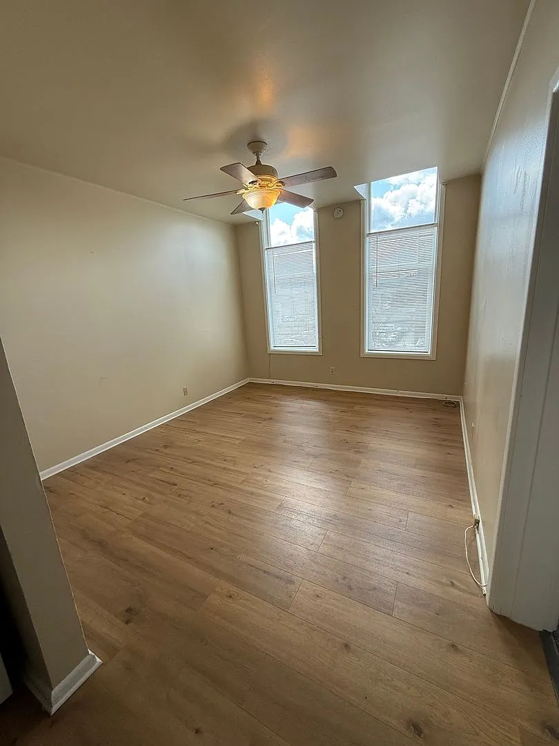 190 SE Mill St — Photo 1