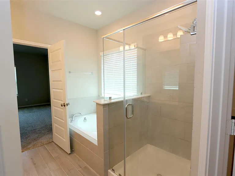 7219 Toluca Dr — Photo 10