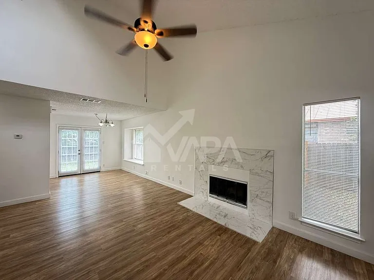 3230 Bear Springs Dr — Photo 5