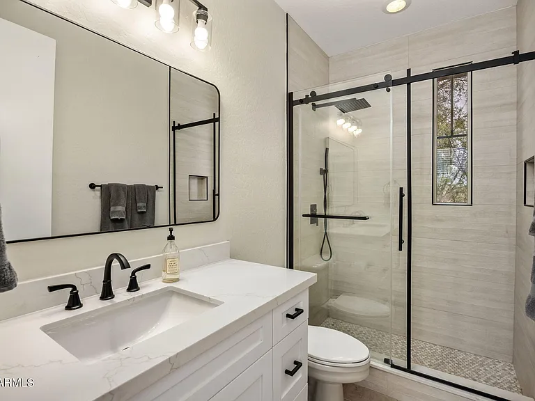 9572 E Mountain Spring Rd — Photo 22