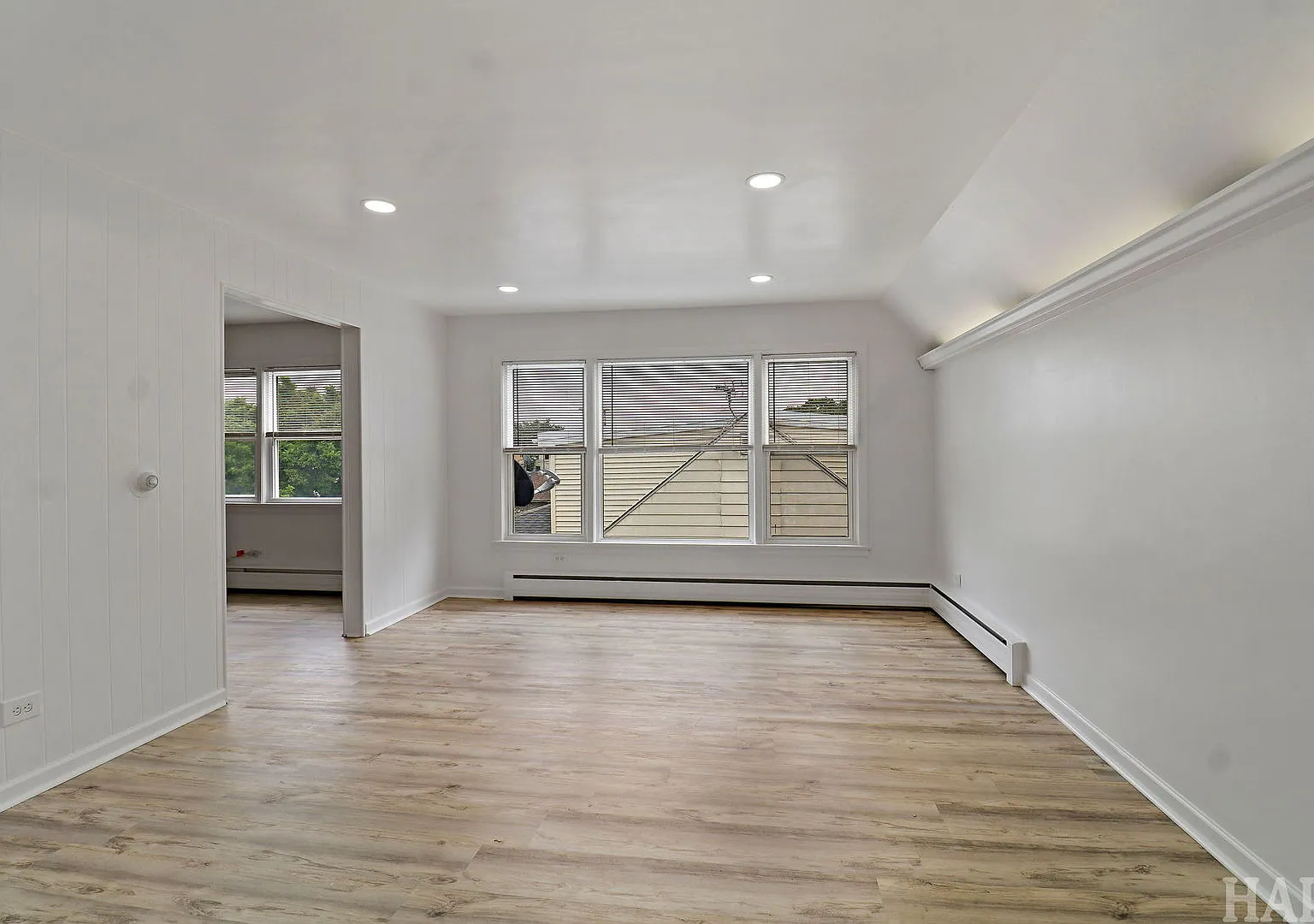 4 bed, 1357 sqft, $2,500 — Photo 4