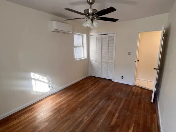 2426 Bragg Street image 8 of 11