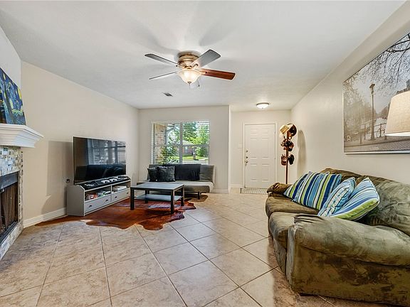 5th image of 820 Azalea Ct