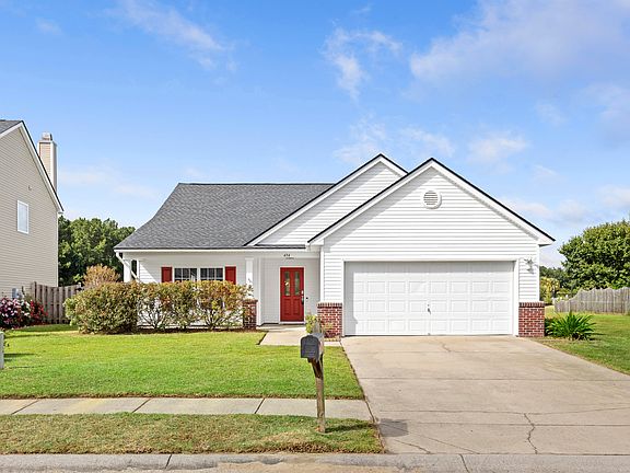 2nd image of 434 Dovetail Cir