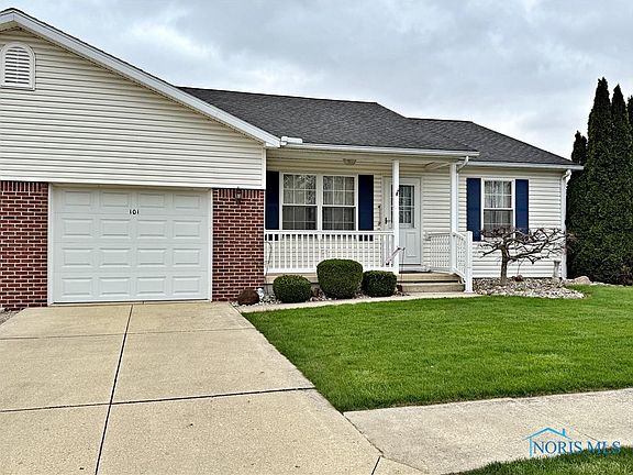 3rd image of 101 E Teakwood Ct