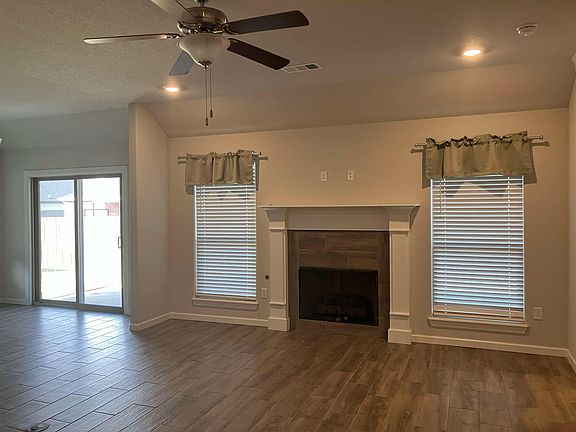 4th image of 4360 W Newton Ave