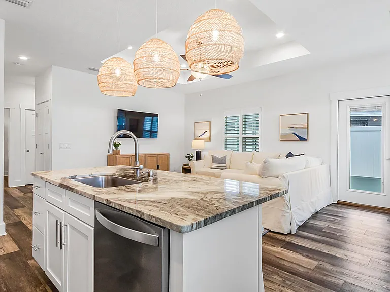 304 Casa Pl — Photo 8