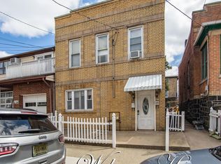 224 7th St, Fairview, NJ 07022