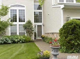153 Hamlet Dr, Mount Sinai, NY 11766