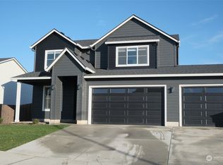 704 Cardinal Ave, Winlock, WA 98596