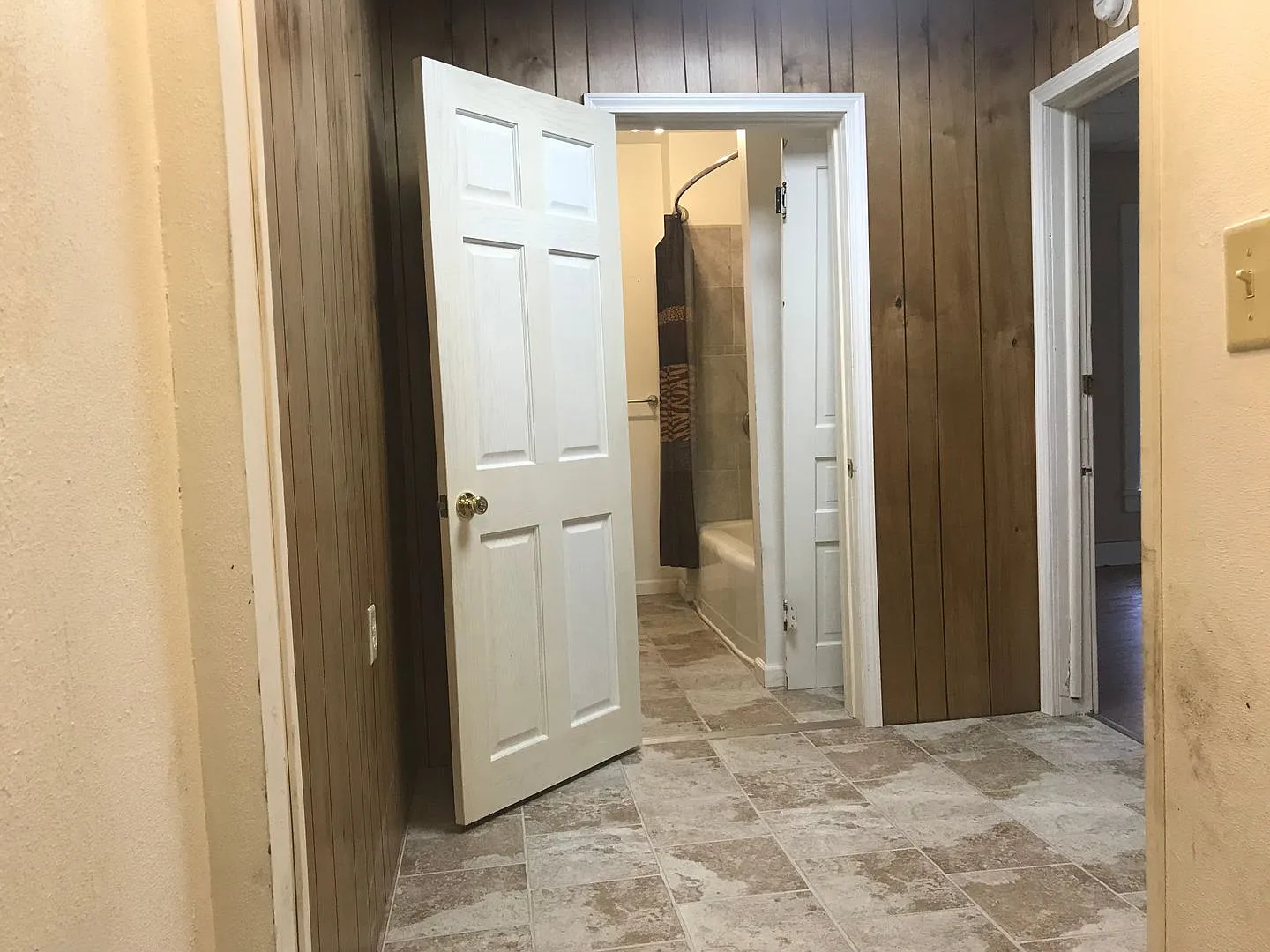 349 E Church St — Photo 2