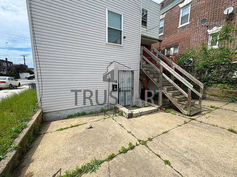 5448 Springfield Ave #1R — Photo 8