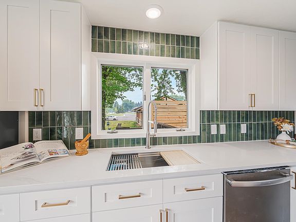 4th image of 3722 N Casaloma Dr