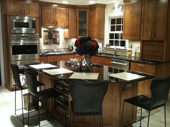 3rd image of 7102 Park Point Ct