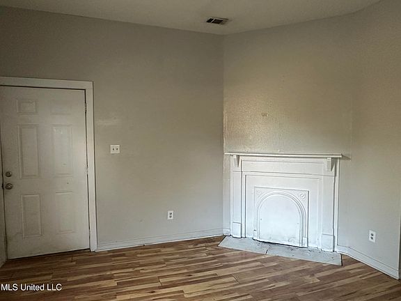 2nd image of 814 McKinley Ave