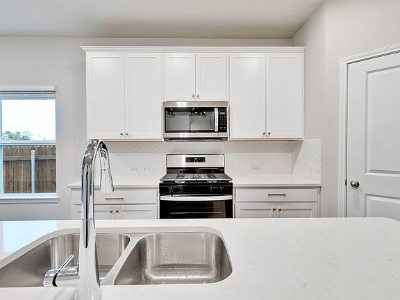 5th image of 705 Auburn Stem Pl