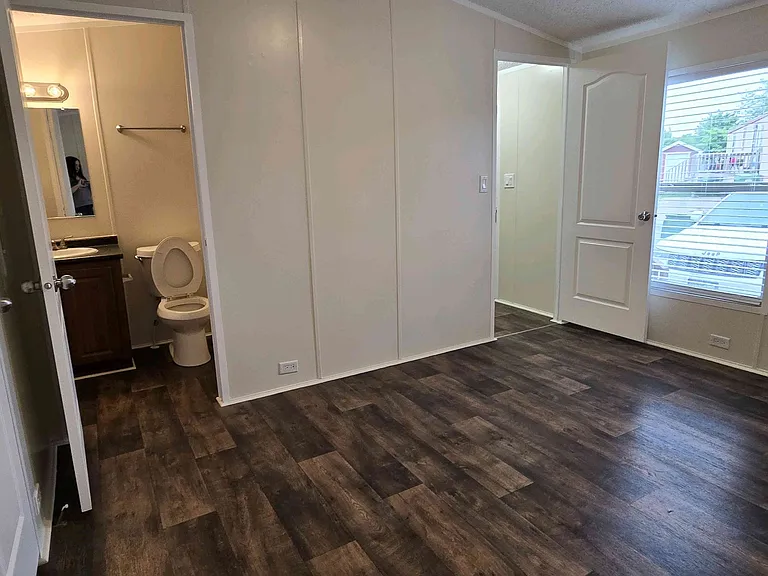 709 N Collins Fwy #129 — Photo 15