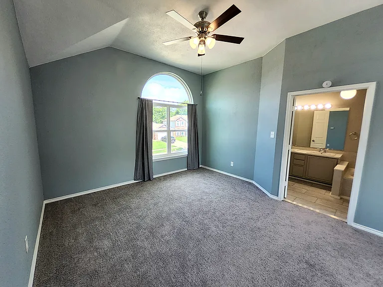 4672 Heatherbrook Ln — Photo 11