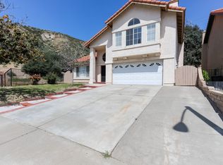 29040 Shadow Valley Ln, Saugus, CA 91390