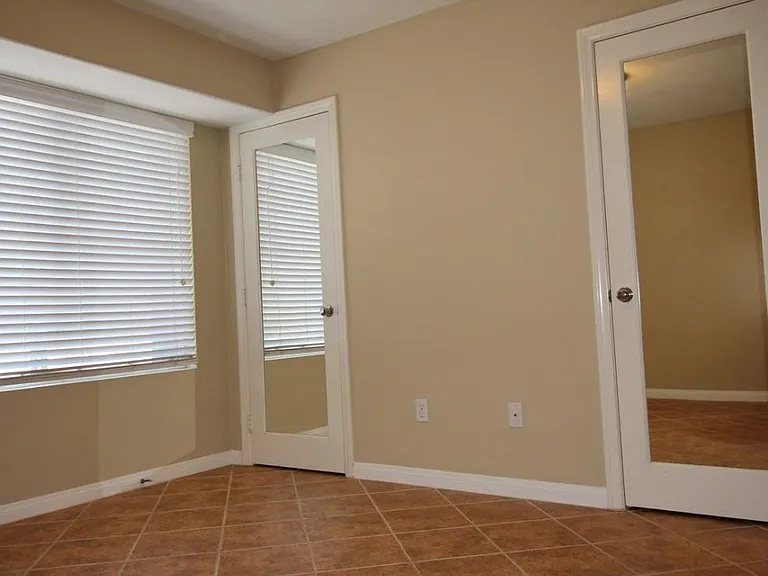 8752 Concourse Ct — Photo 1